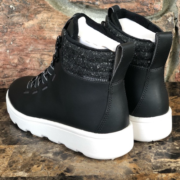 NEW Clarks Women's Step Explore High Booties - Picture 4 of 14